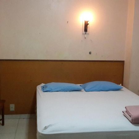 Hotel Pinangsia Джакарта Екстериор снимка