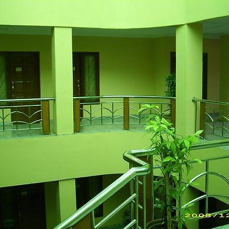 Hotel Pinangsia Джакарта Екстериор снимка