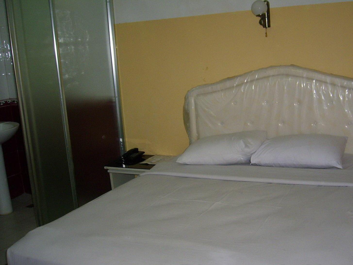 Hotel Pinangsia Джакарта Екстериор снимка