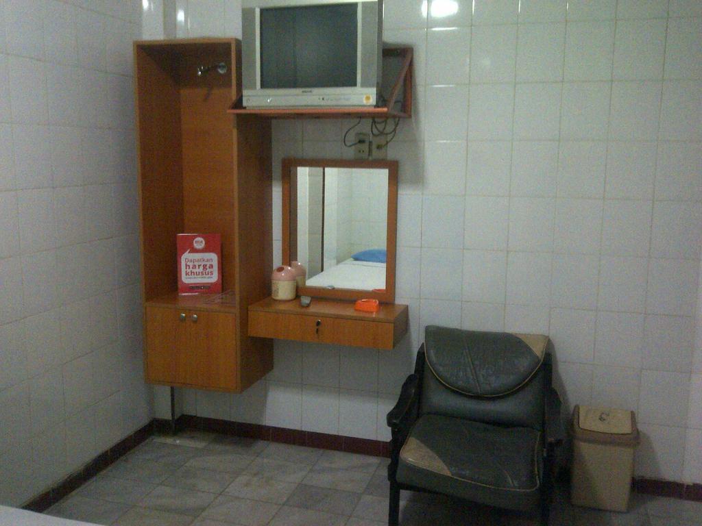 Hotel Pinangsia Джакарта Екстериор снимка