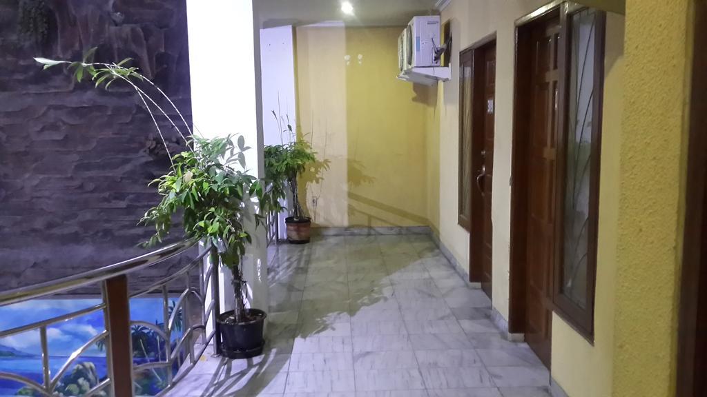 Hotel Pinangsia Джакарта Екстериор снимка
