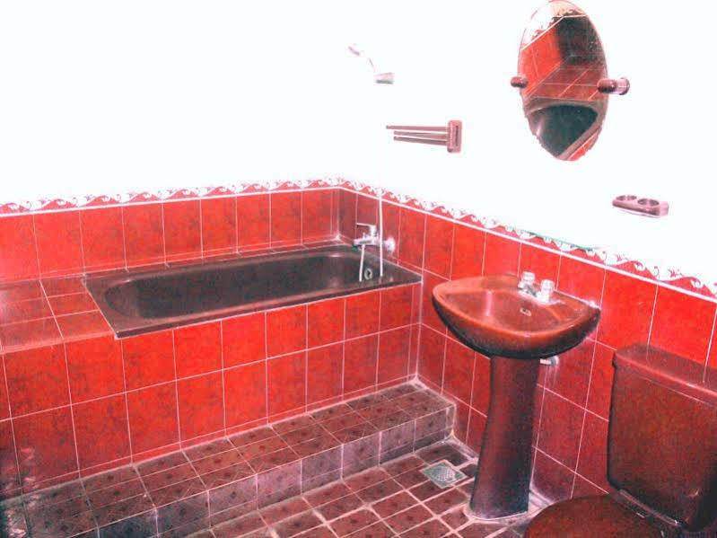 Hotel Pinangsia Джакарта Екстериор снимка